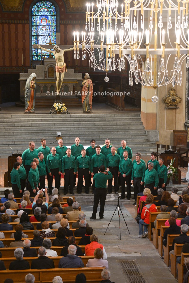 Photographe tourisme en Tarentaise : Concert des choeurs de Verrès dans la cathédrale de Moûtiers