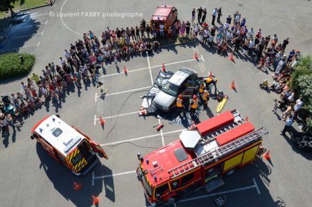 Photographe événementiel Pour Un Centre De Secours En Savoie : Manoeuvre De Secours Routier Photographié En Hauteur