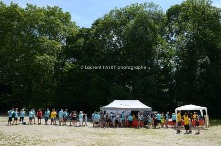 Photographe urbanisme à Chambéry : les participants de la rando à vélo se ravitaillent au parc de buisson rond