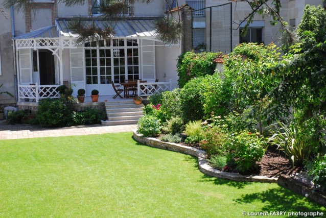 Photographe architecte paysagiste : arrière de la maison et son jardin