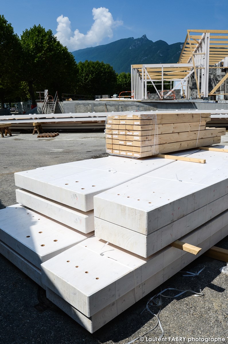 photographe de chantier à Aix-les-bains : poutres pour la construction ossature bois