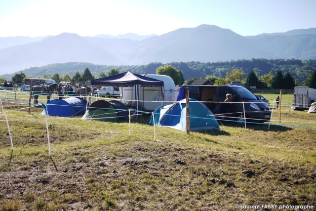 photo du campement des cavaliers lors du rallye équestre à Saint-Pierre d'Albigny