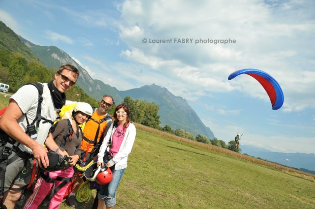 Photographe de parapente en Combe de Savoie : fête champêtre des Indiens de Montlamb'Air