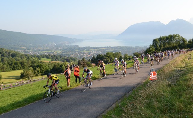 Photographe sport sur une course cyclo dans les Bauges