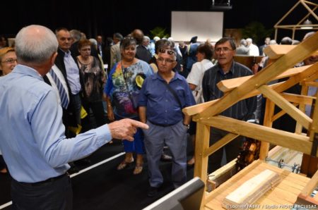 photographe événementiel : beaucoup de spectateurs sur l'exposition des meilleurs ouvriers de France à la Foire de Savoie