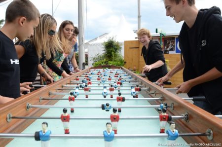 photographe événementiel : babyfoot géant sur la Foire de Savoie