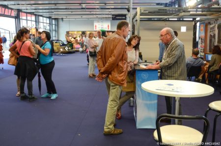 Photographe événementiel : Dans Les Allées Des Halls De La Foire De Savoie