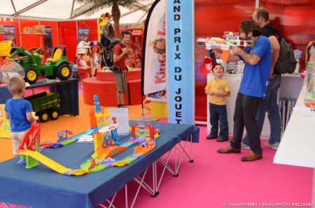 photographe événementiel : l'ilot z'enfants sous chapiteau à la Foire de Savoie