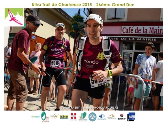 Photographe de trail en Chartreuse : passage de relai sur le trail du grand duc à Saint-Laurent du pont