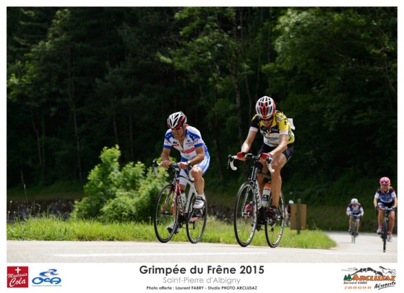 Photographe cyclisme en Combe de Savoie : on se tire la bourre en vélo sur la grimpée du Frêne à Saint-Pierre d'Albigny