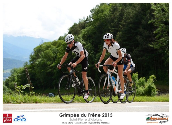 Photographe cyclisme en Combe de Savoie : hommes et femmes cyclistes ont participé à la course de vélo la Grimpée du Frêne