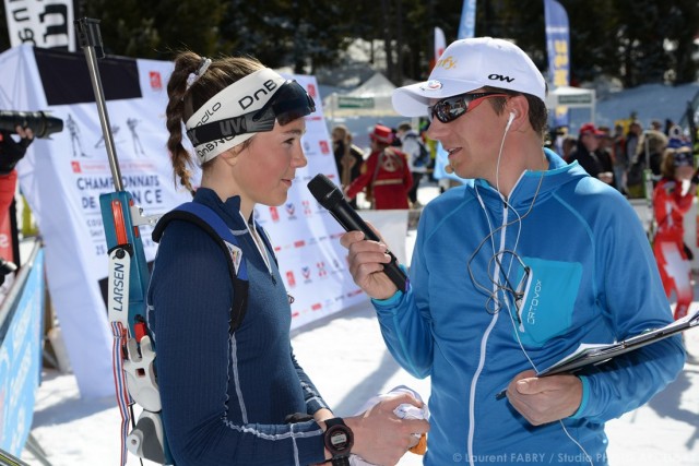 Photographe de ski nordique en Savoie : interview à l'arrivée d'une course de biathlon à Méribel