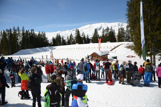 Photographe de ski nordique en Savoie : spectateurs d'une course de biathlon