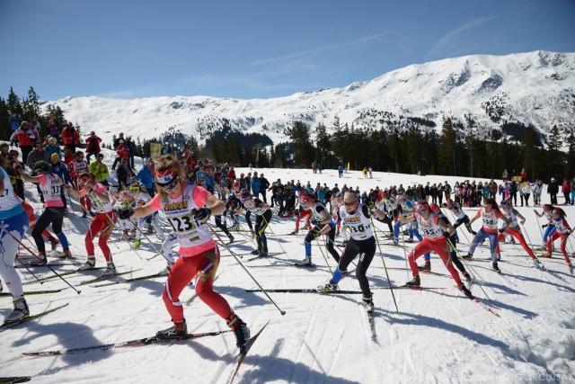 Photographe de ski nordique en Savoie : les femmes s'élancent en ski de fond lors du chamionnat de France de Méribel