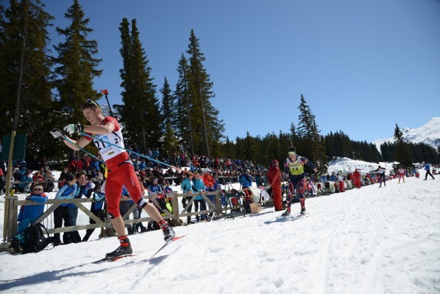 Photographe de ski nordique en Savoie : les biathlètes repartent après le tir lors des championnats de France à Méribel