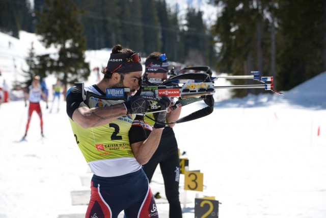 Photographe de ski nordique en Savoie : Simon Fourcade au tir à Méribel lors des championnats de France de biathlon
