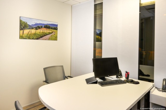 décoration de bureaux d'une banque en Savoie par un photographe professionnel