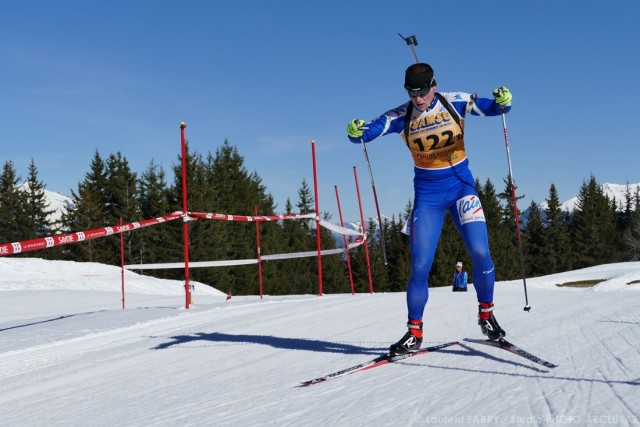 Photographe de ski nordique en Savoie : un biathlète à Méribel