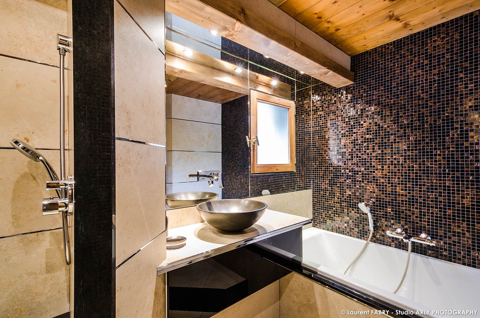 Photographe chalets de montagne à Méribel (3 Vallées) : salle de bain