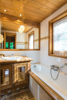 salle de bain dans un chalet de montagne