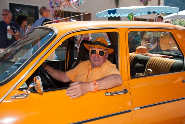 Photographe tourisme sur une fête de village en Savoie : 4ème défilé de la Libellule d'Or aux Allues, lors de la fête à Fanfoué, Savoie