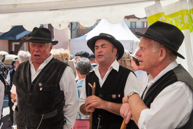 Photographe tourisme sur une fête de village en Savoie :