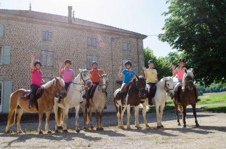Photographe équestre Auvergne Rhône Alpes : Les Cavaliers De La Ferme Equestre Des Collines En Shooting Photo
