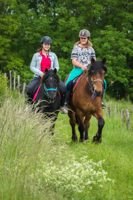 Photographe équestre en Auvergne Rhône Alpes : shooting photo de l'inauguration des circuits itinérants équestres et d'attelage des Vals du Dauphine