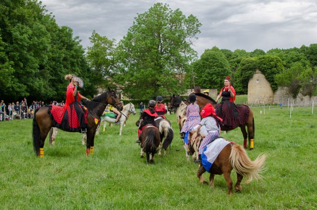 Photographe équestre en Auvergne Rhône Alpes : photographie professionnelle de l'inauguration des circuits équestres et d'attelage des Vals du Dauphine