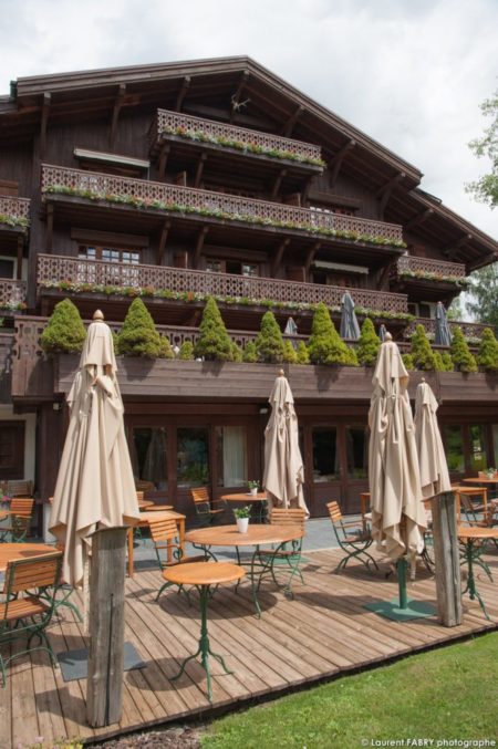 Photographe d'hôtel à Megève : Terrasse du Chalet du Mont d'Arbois, hôtel 5 étoiles (groupe EDRH), à Megève, Haute Savoie