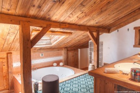 Photographe d'hôtel à Megève : Le Chalet du Mont d'Arbois, hôtel 5 étoiles exploité par le groupe EDRH, sur le Domaine du Mont d'Arbois, Megève