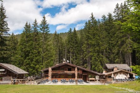 Photographe hôtellerie à Megève : Restaurant L'Auberge de la Cote 2000 (groupe EDRH), au Mont d'Arbois, près de l'altiport