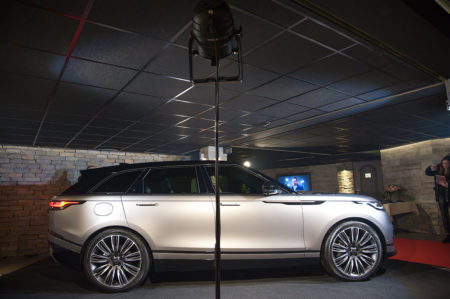Photographe événementiel à Courchevel : la Range Rover Velar va être présentées à quelques happy few