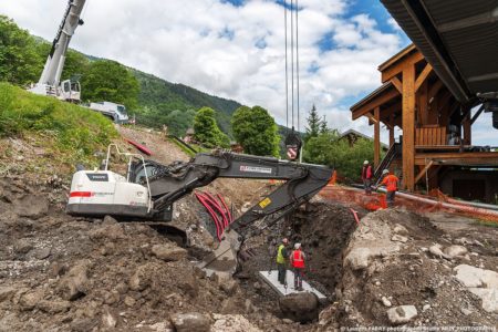 Reportage sur un chantier dans les 3 Vallées : renforcement des berges d'un torrent