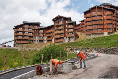 Restauration de de la route du Chatelet, à Méribel Mottaret, photographié par le photographe spécialisé en travaux de voirie en Tarentaise