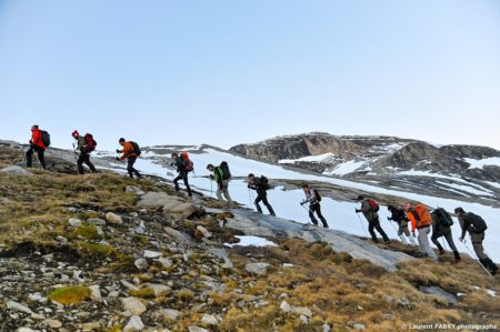 Photographe Outdoor Dans Les Alpes : La Cordée Avant Le Lever Du Jour