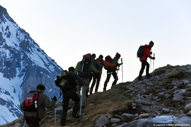 photographe outdoor dans les Alpes : la cordée dans l'ombre de la Grande Casse