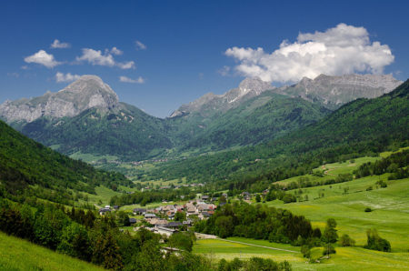 Photographe patrimoine et traditions dans les Alpes : paysage d'été dans les Bauges