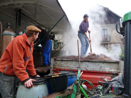 Photographe Patrimoine Et Traditions Dans Les Alpes : Les Bouilleurs De Cru