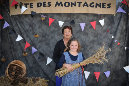Photographe événementiel sur une fête des montagnes dans les Alpes : shooting extérieur