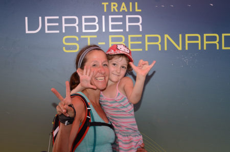 Photographe de trail running en Suisse : une maman finisher du TVSB