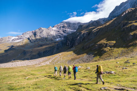 Photographe sport de montagne outdoor en Vanoise : randonnée avec le sac à dos