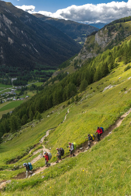 Photographe sport de montagne outdoor en Vanoise : descente vers le refuge de Rosuel