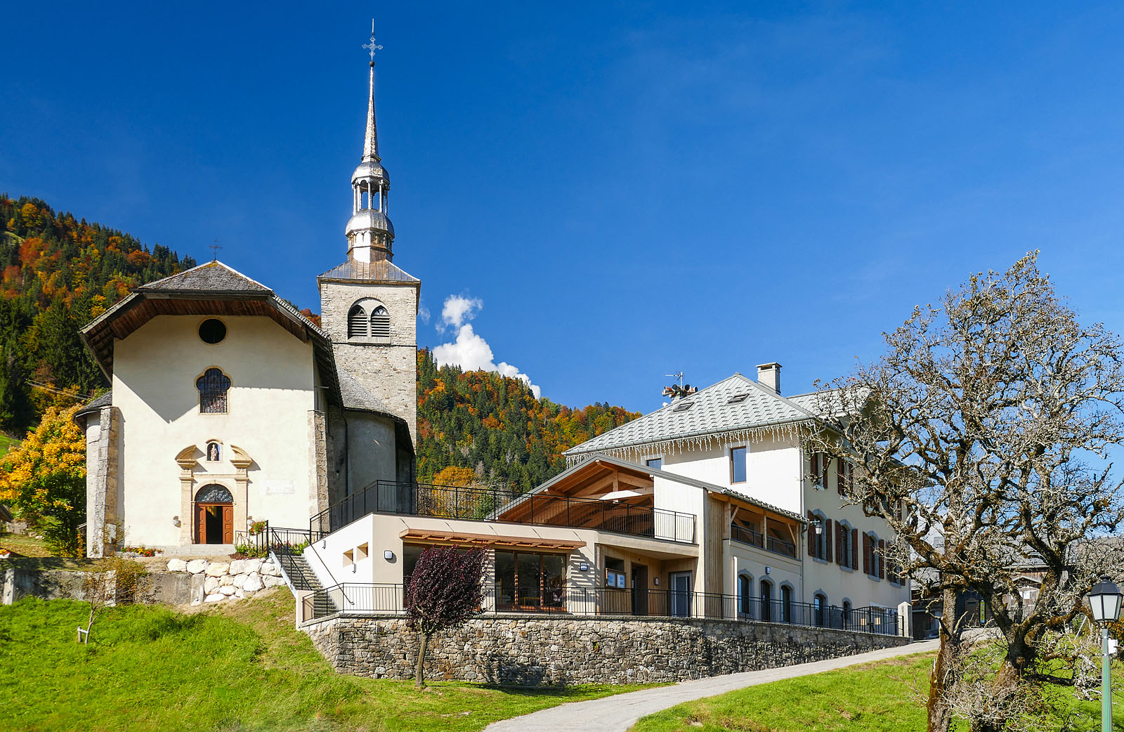 Photographe architecture en Savoie pour une collectivité : le village de Saint-Nicolas-la-Chappelle, en Val d'Arly