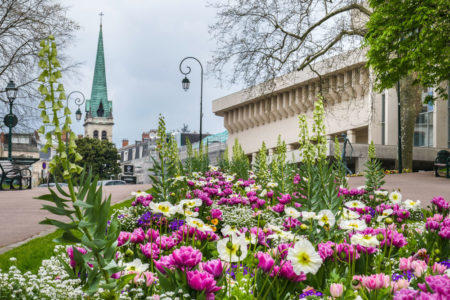 Photographe Urbanisme Pour Une Collectivité Dans Les Alpes (Aix-les-Bains) : Les Massifs De Fleurs Au Printemps Dans Les Jardins Du Parc Thermal