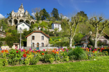 Photographe urbanisme pour une collectivité dans les Alpes : fleurissement de printemps entre les quartiers Liberté et Marlioz