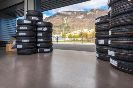 photographe industriel en Savoie, chez un logisticien du pneu