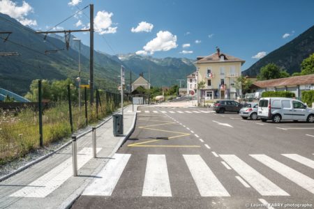 Parvis de la gare de Saint-Avre (Savoie), réalisation EVS : reportage photo urbanisme