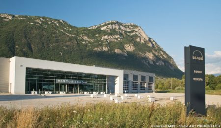 Centre de maintenance pour véhicules de transport routier au pied du massif des Bauges