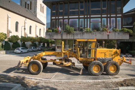 photographe BTP en Savoie : fond de forme (Eiffage) sur la place de l'hôtel de ville à Ugine